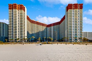 Exterior - Cozy coastal studio with shared pool, beach access and close to everything (Panama City Beach)