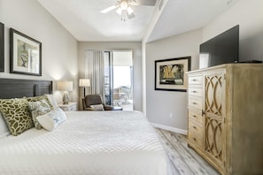 2 bedrooms, iron/ironing board, WiFi, bed sheets - Beautiful 2nd-floor condo in Seagrove Beach with beach ambience & pickleball (Santa Rosa Beach)