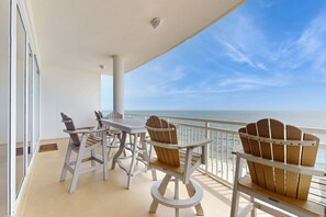 Property grounds - Beautiful, Gulf-front townhome with three water-view decks - near entertainment (Perdido Key)