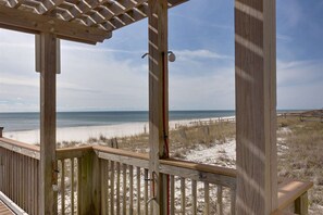 On the beach - Fifth-Floor, Gulf-Front Condo w/ Balcony, Beach Access & Shared Pools/Hot Tub (Perdido Key)
