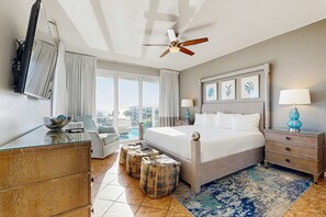 3 bedrooms, iron/ironing board, WiFi, bed sheets - Beach dwelling with great view, pool & pickleball - snowbird-friendly (Seacrest)
