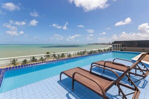 Pool - Mar Bello Plaza #207 por Carpediem (Cabedelo)