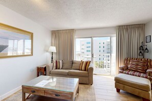 TV, DVD player, offices - Fifth floor beachfront condo with pool access, washer&dryer, and ocean view (Fort Walton Beach)