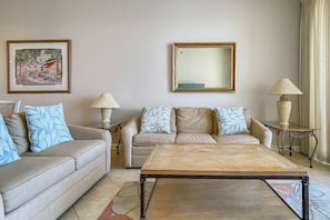 TV, DVD player, offices - Comfortable unit, Breathtaking views, Quick walk to dining (Miramar Beach)