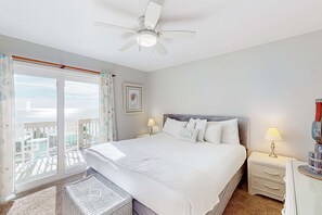 2 bedrooms, iron/ironing board, WiFi, bed sheets - 2-story condo with Gulf views, on-site pool, balconies, & easy beach access (Panama City Beach)