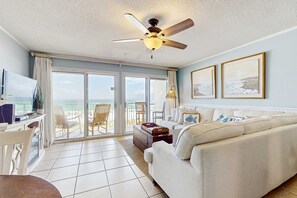 TV, DVD player, offices - Gorgeous 2nd Floor Condo in Heart of Destin Gulf Front, Pool, Beach Boardwalk (Destin)