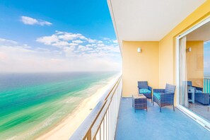 Property grounds - Beachfront, 18th-floor condo with amazing view - pools, water park & hot tub (Panama City Beach)
