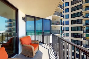 Property grounds - Beautiful beachfront getaway with balcony, pools, tennis, and WiFi (Panama City Beach)