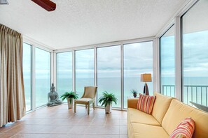 TV, DVD player, offices - Nautical getaway just steps from the beach with pool & hot tub (Panama City Beach)