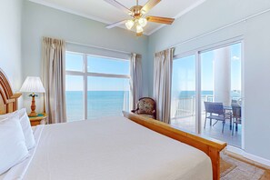 3 bedrooms, iron/ironing board, WiFi, bed sheets - High-end beachfront condo with pools & gym - walk to the beach (Panama City Beach)