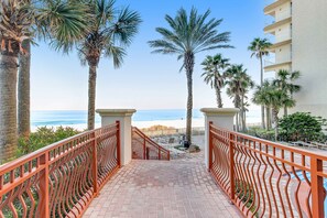 Property grounds - Beachfront condo with amazing Gulf views, balcony, pools, hot tubs, gym, & sauna (Panama City Beach)