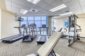 Fitness facility - Oceanfront condo with pools, hot tub, tennis & gym - easy beach access (Pensacola)