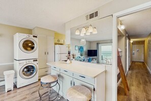 Interior - Cozy beachfront condo with private balcony, shared pool & beach access (Panama City Beach)