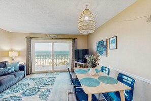 Interior - Cozy beachfront condo with private balcony, shared pool & beach access (Panama City Beach)
