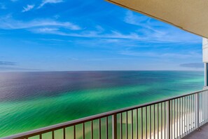 Property grounds - Beach-chic gulf-front condo w/ resort pools, hot tubs & beach service (Panama City Beach)