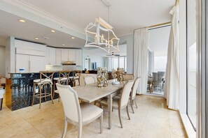 Dining - Beachfront 10th-floor condo with Gulf view, pool, gym, & balcony (Perdido Key)