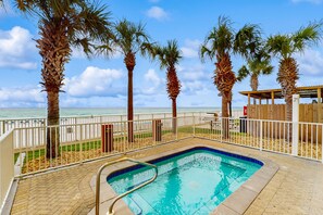 Pool - Gulf-front condo with huge balcony & on-site pools, hot tub, gym, beach access (Panama City Beach)