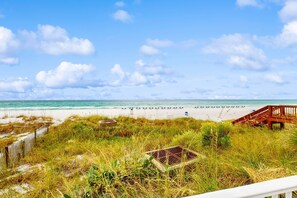On the beach - Gulf-front condo with huge balcony & on-site pools, hot tub, gym, beach access (Panama City Beach)
