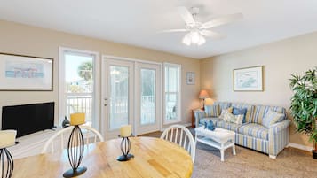 Televisión, reproductor de DVD y oficina