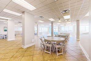 Dining - Fourth floor, cozy oceanfront condo w/ pool access, ocean view (Fort Walton Beach)