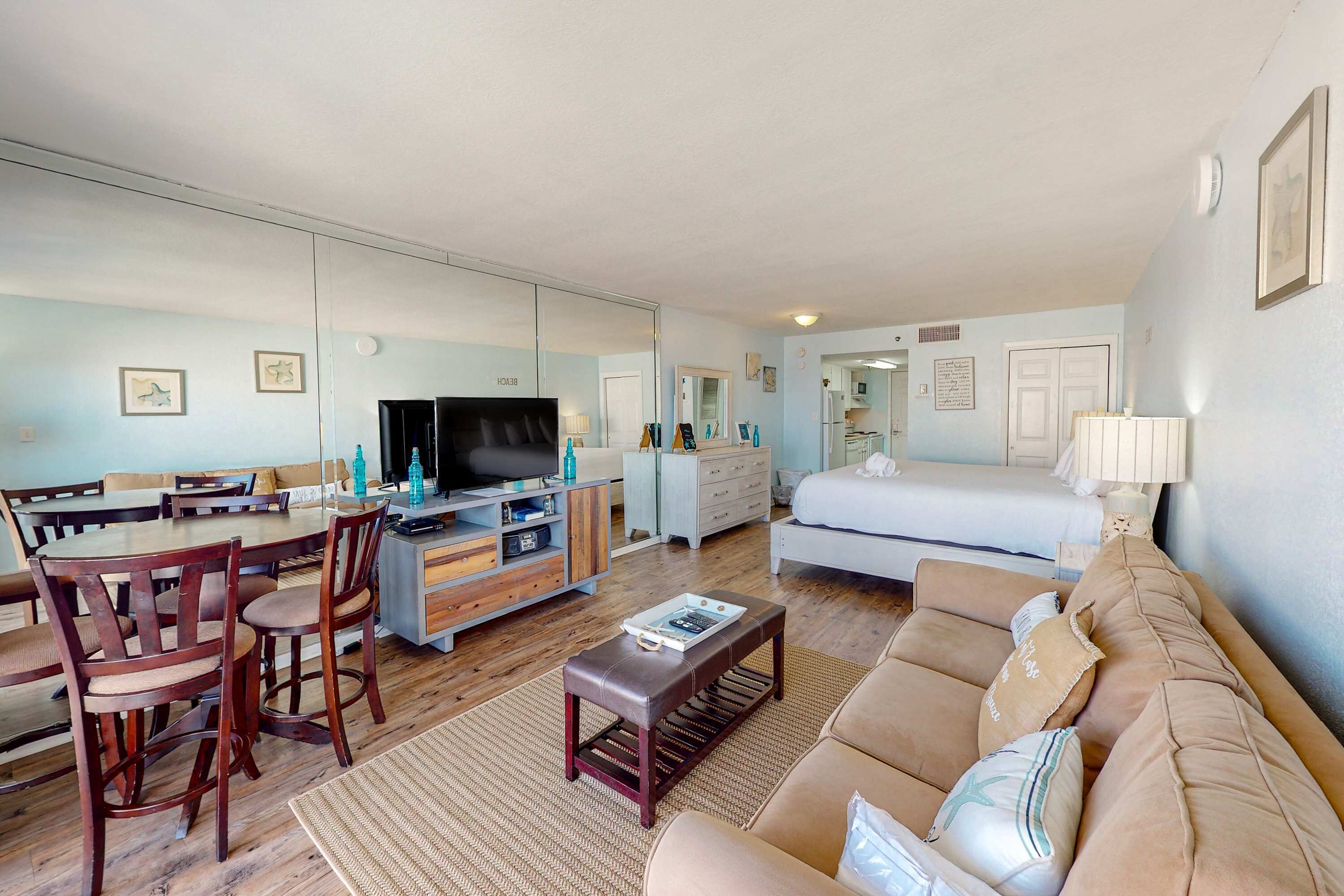 Iron/ironing board, WiFi, bed sheets