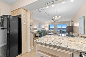 Interior - 2nd-floor, updated condo with Gulf-front views - short drive to shopping (Fort Walton Beach)