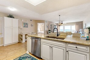 Interior - Large, sixth-floor oceanfront condo with ocean views, pool access, & central AC (Fort Walton Beach)