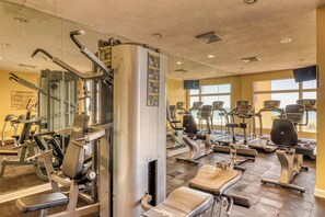 Fitness facility - Artsy beach condo with amazing views, bi-level pool & gym - near the beach (Panama City Beach)