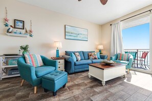 TV, offices - Beachfront condo with amazing balcony views, pool & complimentary beach chairs (Panama City Beach)