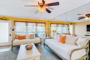 1 bedroom, iron/ironing board, WiFi, bed sheets - Sunny Gulf Coast condo with beach access, pool, tennis, & shuffleboard (Panama City Beach)