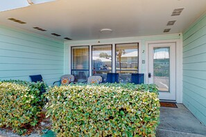 Terrace/patio - Sunny Gulf Coast condo with beach access, pool, tennis, & shuffleboard (Panama City Beach)
