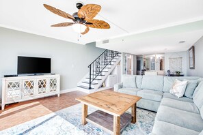 TV, offices - Gulf-front condo with pool & tennis court access, W/D, & AC (Perdido Key)