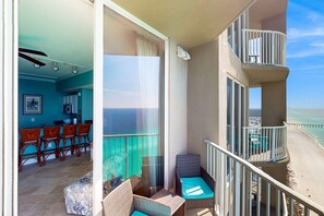 Property grounds - Tropical, Gulf front condo w/ a private balcony, shared pool, & hot tub (Panama City Beach)