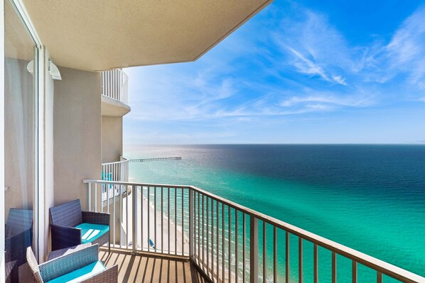 Property grounds - Tropical, Gulf front condo w/ a private balcony, shared pool, & hot tub (Panama City Beach)