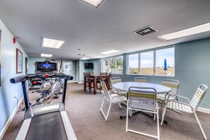 Interior - Oceanfront Condo with Shared Pool & Hot Tub, Ocean View, & Private Washer/Dryer (Fort Walton Beach)