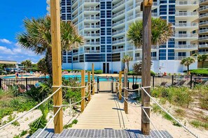 Property grounds - Gulf-front condo with amazing views, pools, beach access & gym (Perdido Key)