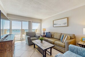 TV, DVD player, offices - 4th-floor, bright, Gulf-front condo with views - close to entertainment (Fort Walton Beach)
