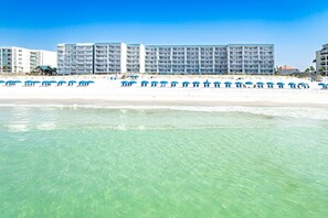 On the beach - Updated, Coastal Condo w/ Steps To The Gulf, Close To Entertainment (Fort Walton Beach)