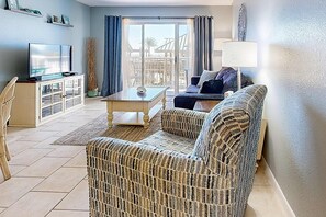 TV, DVD player, offices - Updated, Coastal Condo w/ Steps To The Gulf, Close To Entertainment (Fort Walton Beach)