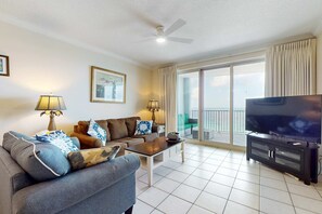 TV, DVD player, offices - Gorgeous beachfront condo, shared pool and beach access (Panama City Beach)