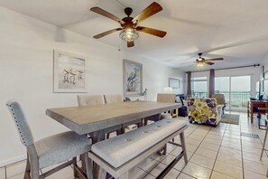 Dining - Waterfront condo with easy beach access, central AC, & pool (Fort Walton Beach)