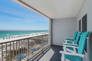 Property grounds - Beachfront condo with gulf views, pool, gym, & private balcony (Fort Walton Beach)