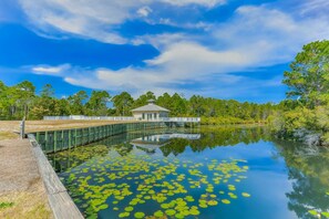 Property grounds - Lovely home with pool & balcony - walk to sparkling Gulf & white sand beach (Santa Rosa Beach)