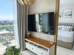 1 bedroom, WiFi - 1 BR 5mins to beach Sea view Riviera Wongamat (Muang Pattaya)