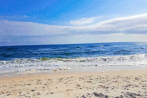 Beach nearby - Perdido Key Incredible Lake Views, Beach Chairs & Umbrella (Perdido Key)