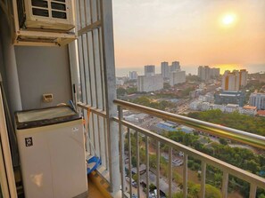 Property grounds - Big studio 5mins to fruit market high floor Supala (Muang Pattaya)