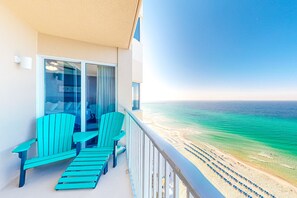 Property grounds - Inviting gulf-front condo w/ beach service, pools, hot tubs & fitness center (Panama City Beach)
