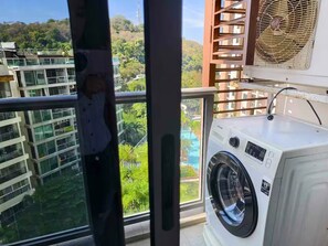 Interior - 1 BR 5mins to Walking street Pool view Unixx Condo (Muang Pattaya)