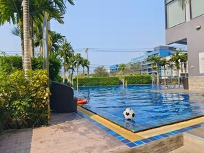 Pool - 1 BR 5mins to beach high floor Dusit Grand Condo (Muang Pattaya)