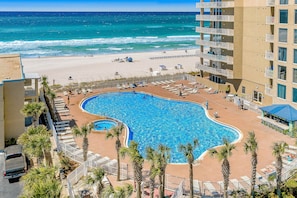Pool - Spacious high-rise condo with stunning beachfront views, pools & hot tubs (Panama City Beach)